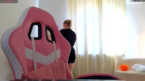 Casey Robbins online show from October 30, 2025, 7:10 am