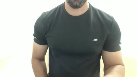 cashmastermuscle77 online show from December 19, 2025, 10:33 am