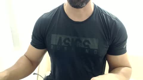 Snapshot of cashmastermuscle77 chatting on May 14, 2026, 5:53 pm cashmastermuscle77 online show from May 14, 2026, 5:53 pm