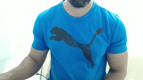 Snapshot of cashmastermuscle77 chatting on May 18, 2026, 10:21 am cashmastermuscle77 online show from May 18, 2026, 10:21 am