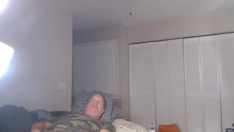 Snapshot of casinocam chatting on November 4, 2025, 6:29 pm CasinoCam online show from November 4, 2025, 6:29 pm