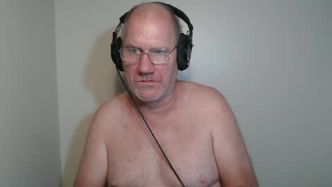 Snapshot of casinocam chatting on November 28, 2025, 7:33 am CasinoCam online show from November 28, 2025, 7:33 am