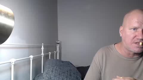 Snapshot of casinocam chatting on December 1, 2025, 6:51 am CasinoCam online show from December 1, 2025, 6:51 am