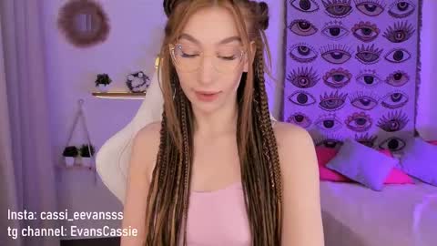Snapshot of cassie_evansss chatting on March 2, 2025, 3:34 am Cassie online show from March 2, 2025, 3:34 am