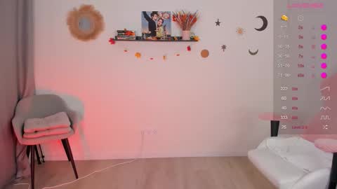 Snapshot of cassie_evansss chatting on November 4, 2025, 5:17 am Cassie online show from November 4, 2025, 5:17 am