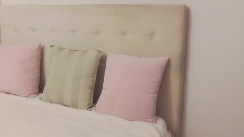 CassieHilton online show from November 14, 2025, 8:07 pm