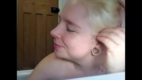 Snapshot of cassieluna chatting on February 23, 2026, 8:44 am Cassie online show from February 23, 2026, 8:44 am