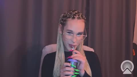 Snapshot of cassiemich chatting on December 4, 2024, 3:54 pm Cassie online show from December 4, 2024, 3:54 pm