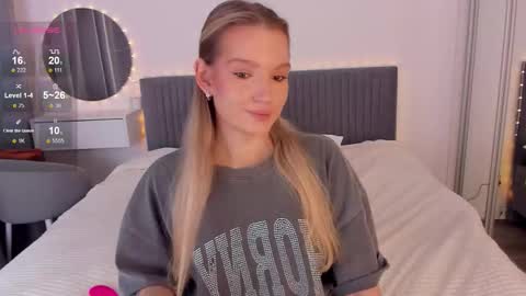 Snapshot of cassietyler chatting on December 5, 2025, 12:03 pm Angel 3 online show from December 5, 2025, 12:03 pm