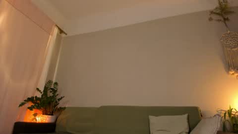  cassandra  online show from April 15, 2026, 6:59 pm