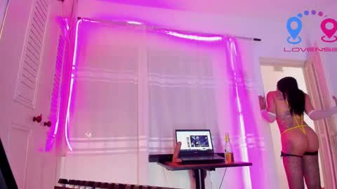 Snapshot of cat_hornysxxx chatting on September 24, 2025, 7:39 pm katty online show from September 24, 2025, 7:39 pm