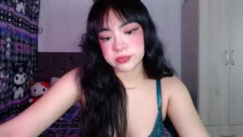 Mila online show from October 29, 2025, 6:15 am