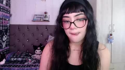 Snapshot of cat_mila_ chatting on March 13, 2026, 5:25 am Mila online show from March 13, 2026, 5:25 am