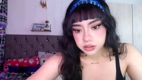 Snapshot of cat_mila_ chatting on April 10, 2026, 7:46 am Mila online show from April 10, 2026, 7:46 am