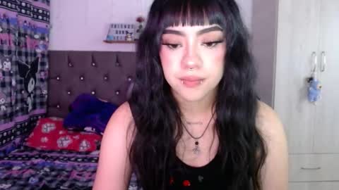 Snapshot of cat_mila_ chatting on April 23, 2026, 6:03 am Mila online show from April 23, 2026, 6:03 am
