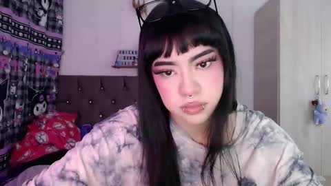 Snapshot of cat_mila_ chatting on April 29, 2026, 7:34 am Mila online show from April 29, 2026, 7:34 am