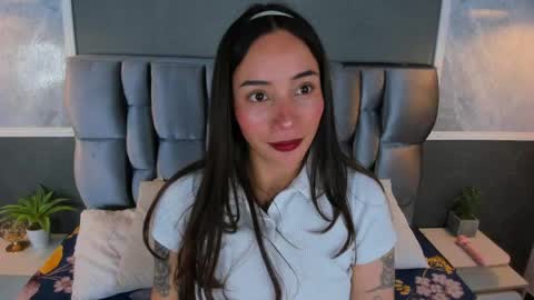 Snapshot of cata_jonees chatting on April 27, 2026, 7:23 pm Cata online show from April 27, 2026, 7:23 pm