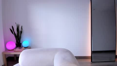 cata_n_cami online show from February 1, 2026, 9:24 pm