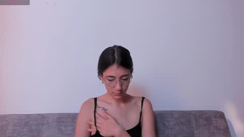 Snapshot of catalella_0 chatting on June 27, 2026, 11:37 am Catalella online show from June 27, 2026, 11:37 am