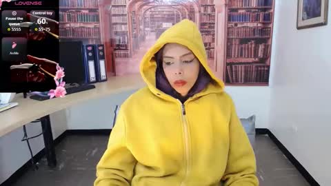 Queen Catalella online show from December 19, 2025, 3:35 am