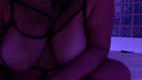 Luna Velvet online show from May 16, 2026, 12:07 am