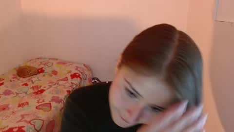 Fabi online show from March 4, 2026, 3:23 am