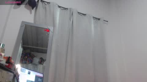 cataleyamiller1 online show from May 6, 2026, 11:32 pm