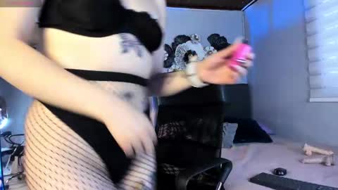 Snapshot of catalina_erotic chatting on February 24, 2025, 11:54 am Catalina online show from February 24, 2025, 11:54 am