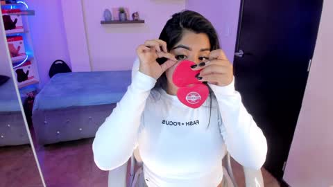 Catalina online show from December 13, 2024, 5:32 pm