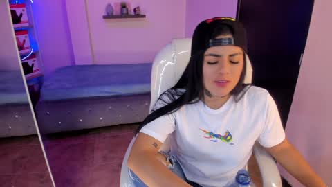 Catalina online show from December 23, 2024, 12:14 am