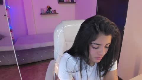 Catalina online show from January 20, 2025, 8:07 pm