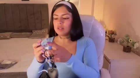 Catalina online show from November 16, 2025, 3:12 am