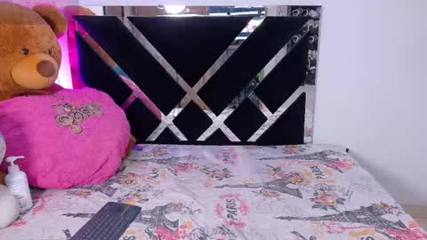 Snapshot of catalina_smith__ chatting on April 28, 2026, 11:21 pm Catalina online show from April 28, 2026, 11:21 pm