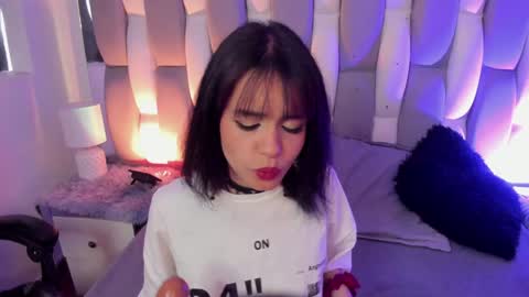Cat  online show from December 20, 2024, 12:38 pm