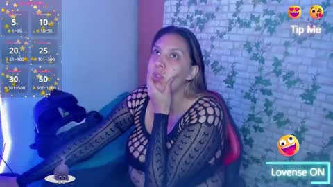  Mia   online show from November 5, 2025, 3:06 am