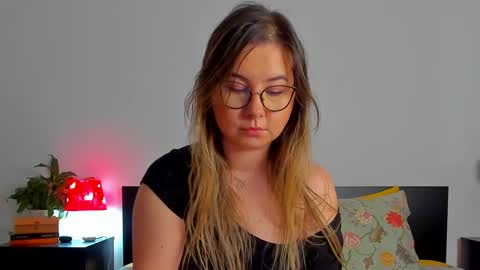 Snapshot of caterinnakat chatting on February 3, 2025, 10:58 am Kat online show from February 3, 2025, 10:58 am