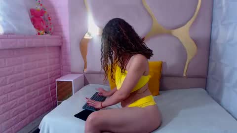 cathaleyahh online show from January 1, 2025, 4:18 am