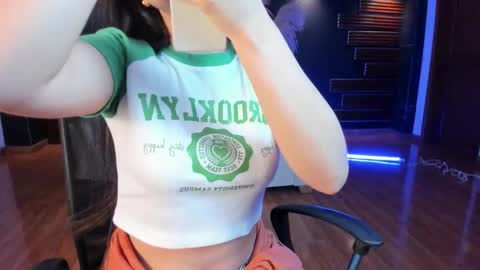 Catalina Santana online show from October 19, 2025, 12:17 pm