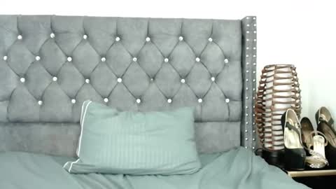 cathalina online show from December 21, 2025, 2:46 pm