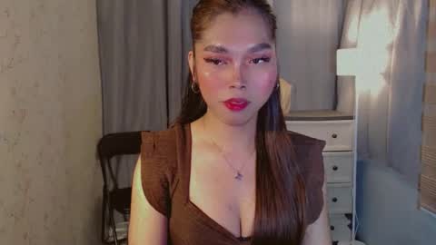 Snapshot of catherine_365 chatting on December 5, 2025, 7:21 pm catherine_365 online show from December 5, 2025, 7:21 pm