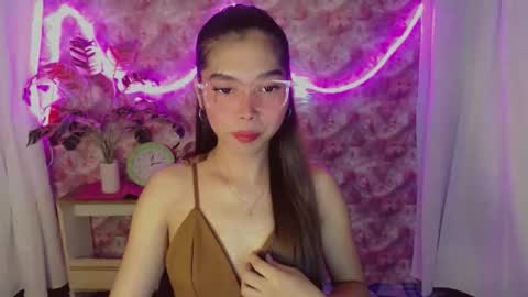 Snapshot of catherine_365 chatting on April 8, 2026, 9:53 am catherine_365 online show from April 8, 2026, 9:53 am