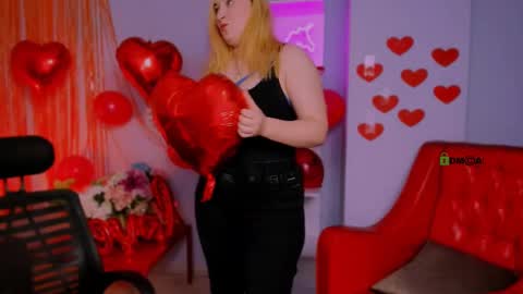 Snapshot of catherine_kitty chatting on February 18, 2025, 4:59 pm Catherine online show from February 18, 2025, 4:59 pm