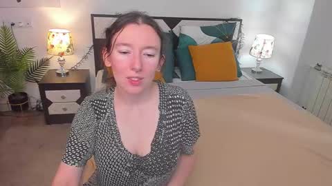 Catrin online show from September 25, 2025, 6:50 am