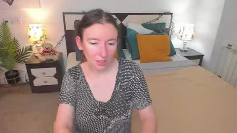 Catrin online show from October 10, 2025, 7:40 am