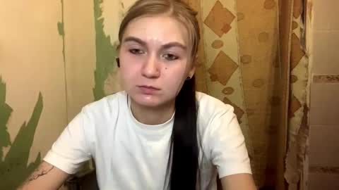 Snapshot of catinagaznes chatting on October 26, 2025, 9:31 pm Lola online show from October 26, 2025, 9:31 pm