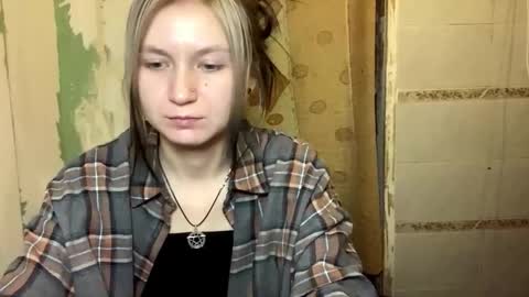 Snapshot of catinagaznes chatting on November 4, 2025, 9:03 pm Lola online show from November 4, 2025, 9:03 pm