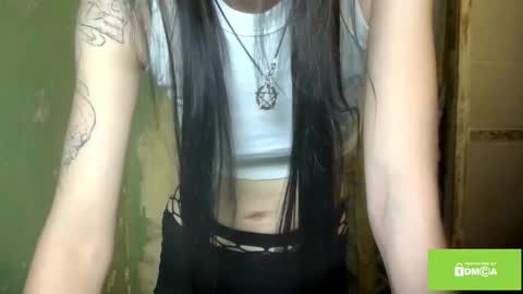 Snapshot of catinagaznes chatting on November 22, 2025, 10:20 pm Lola online show from November 22, 2025, 10:20 pm