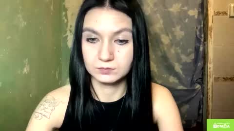 Snapshot of catinagaznes chatting on December 14, 2025, 9:19 pm Lola online show from December 14, 2025, 9:19 pm