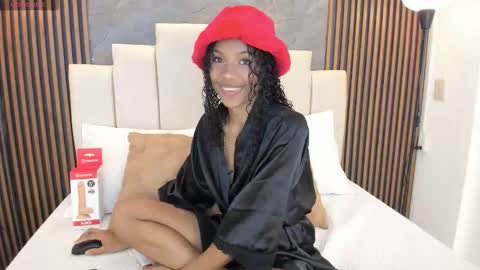 catiusca_reyes_03 online show from November 29, 2025, 2:09 pm