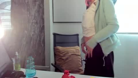 Snapshot of catt_evans1 chatting on December 1, 2024, 7:47 pm CATT EVANS online show from December 1, 2024, 7:47 pm